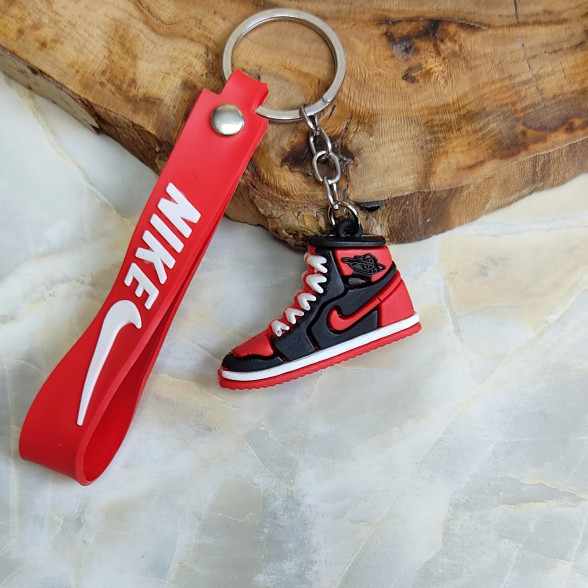 جاکلیدی سیلیکونی وارداتی کفش نایکی همراه با بند آویز